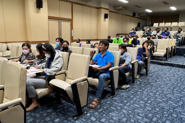 LINE_ALBUM_ประชุมกองกลาง_221116_3