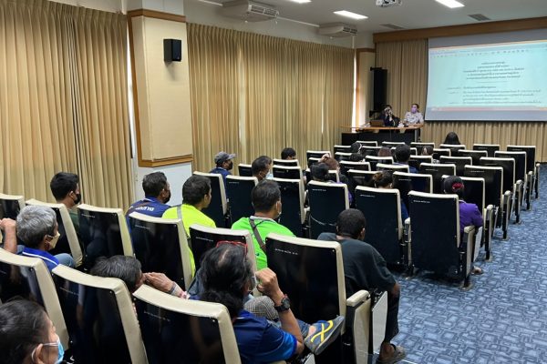 LINE_ALBUM_ประชุมกองกลาง_221116_8